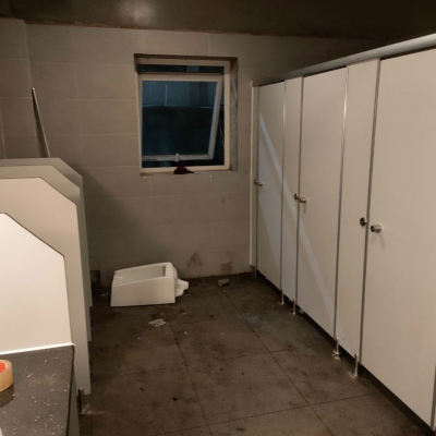 Thi công vách ngăn nhà vệ sinh cho Trạm dừng chân